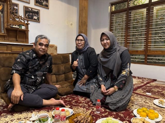 Direktur UT  PWT Bersama Kepala Salut Tegal Membersamai Bpk Ahmad Muzami Ketua MPR RI 